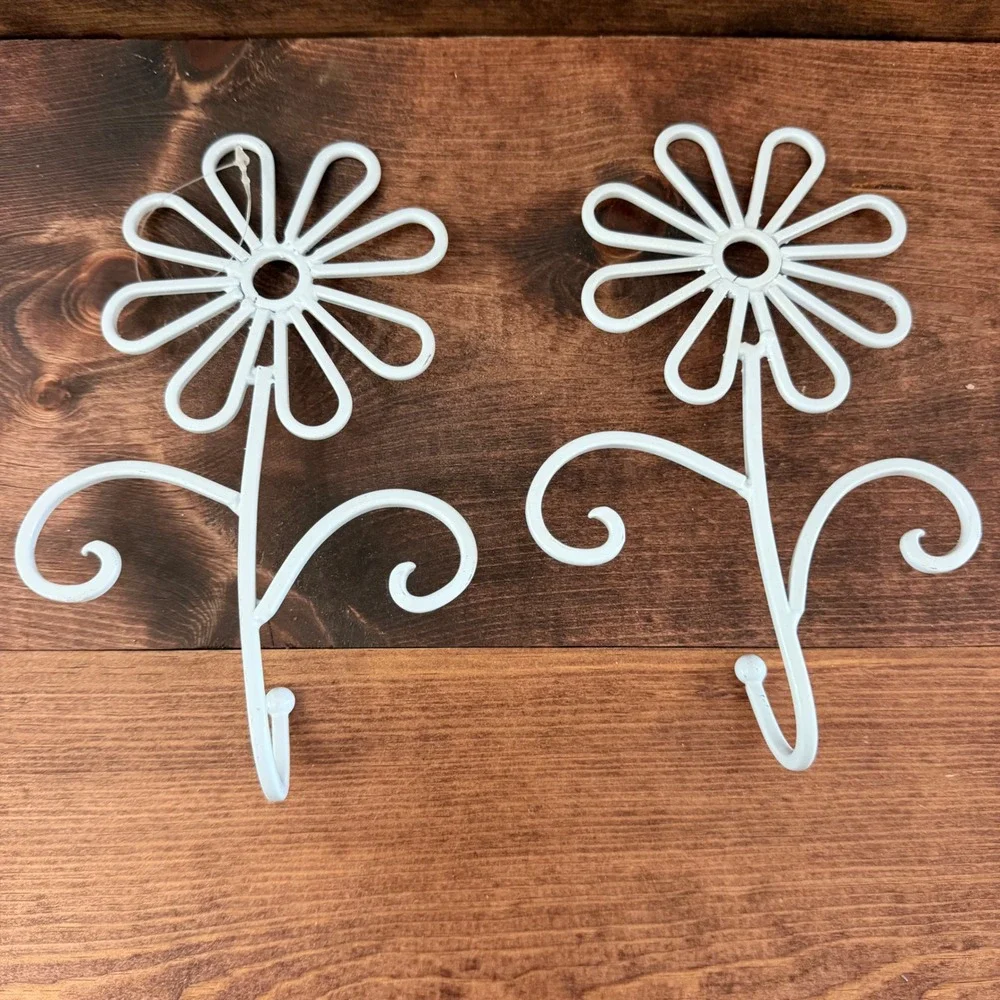 Set of 2 White Boho Metal Flower Wall Hooks Daisy Vine Scroll Whimsical Decor